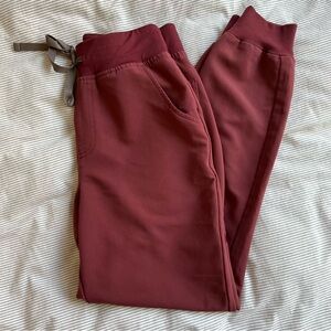 Figs High Waisted Zamora Jogger Scrub Pants in Dark Cherry size Small